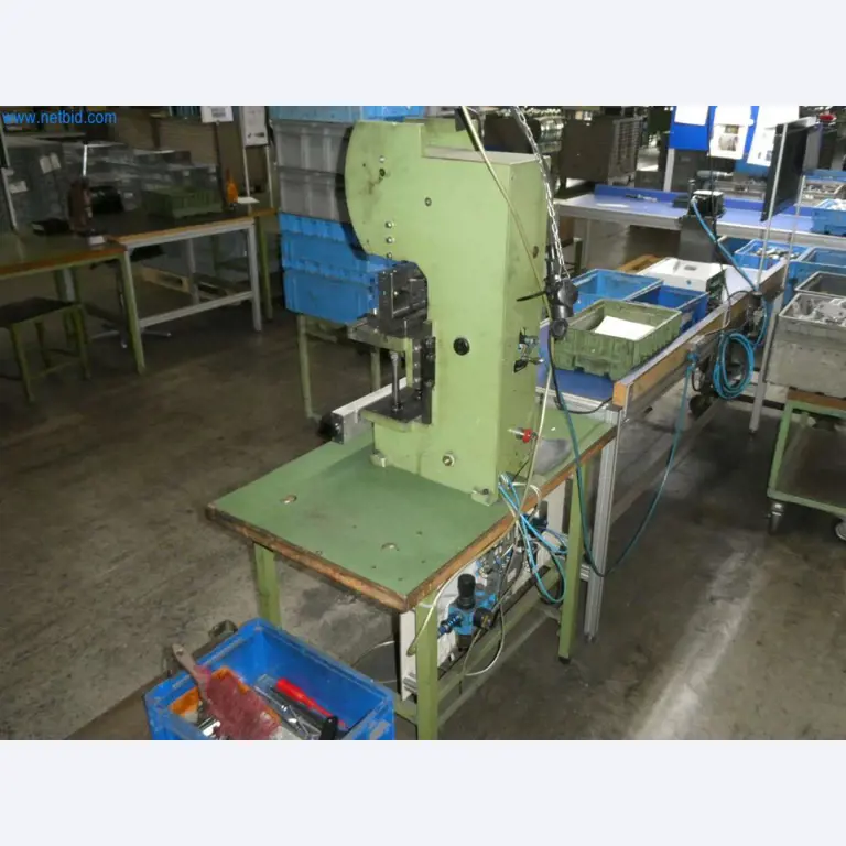 Obráběcí a děrovací stroje, lisy a příslušenství-7