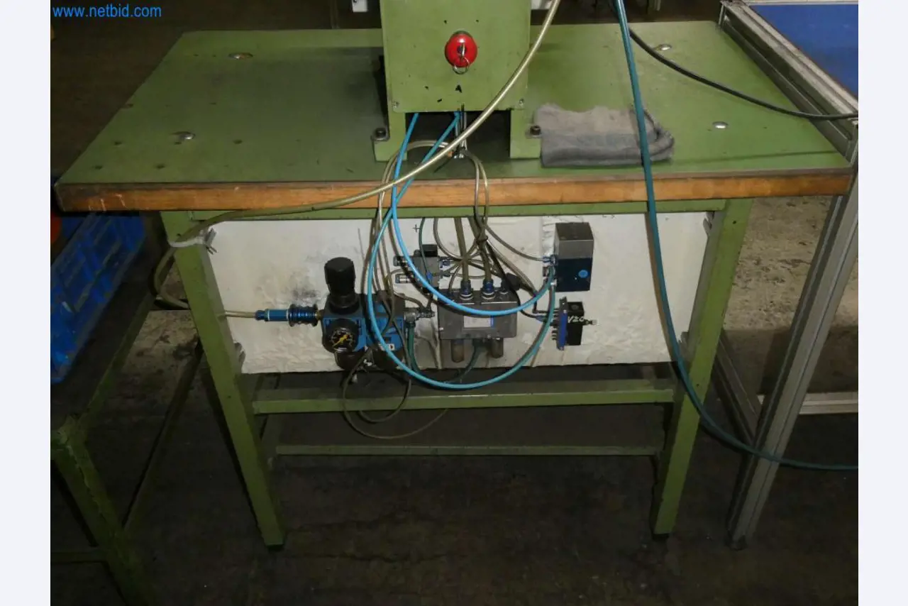 Obráběcí a děrovací stroje, lisy a příslušenství-8