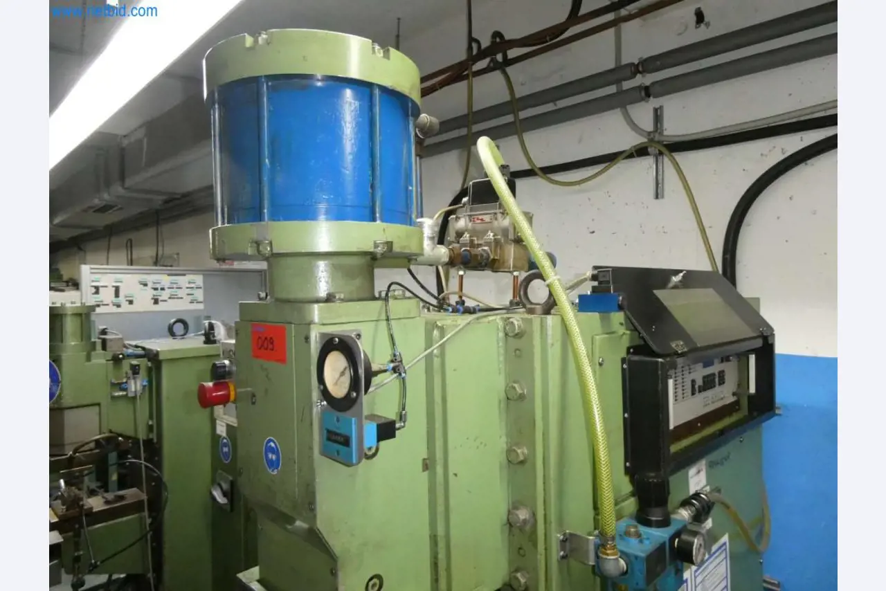 Máquinas-herramienta y punzonadoras, prensas y accesorios-10