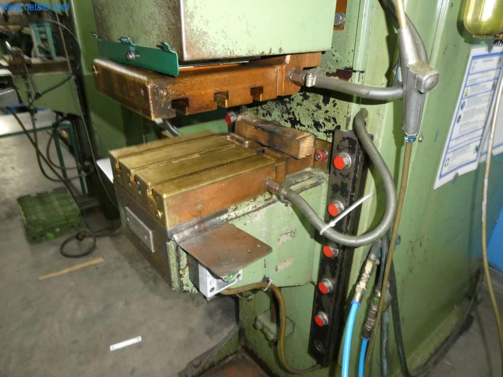 Máquinas-herramienta y punzonadoras, prensas y accesorios-11