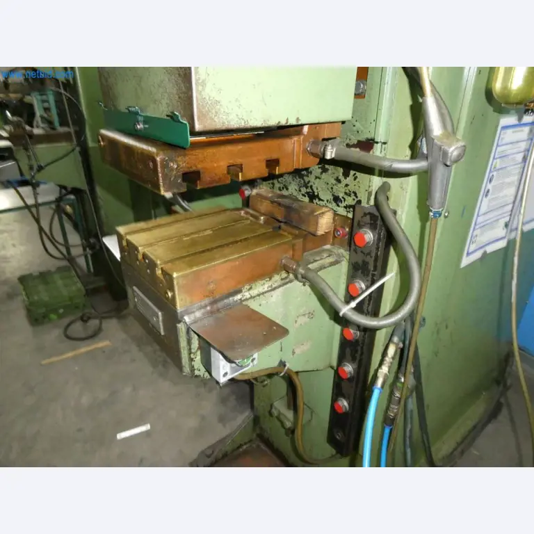 Máquinas-herramienta y punzonadoras, prensas y accesorios-11