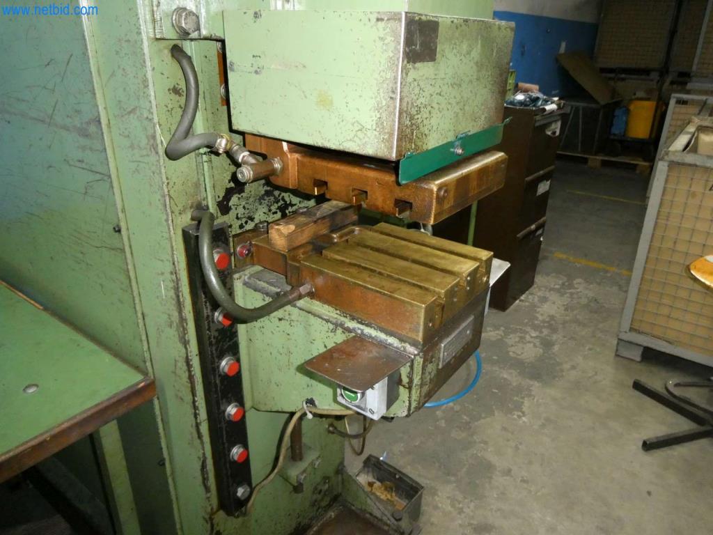 Máquinas-herramienta y punzonadoras, prensas y accesorios-12