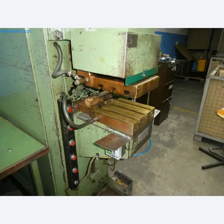 Máquinas-herramienta y punzonadoras, prensas y accesorios-12