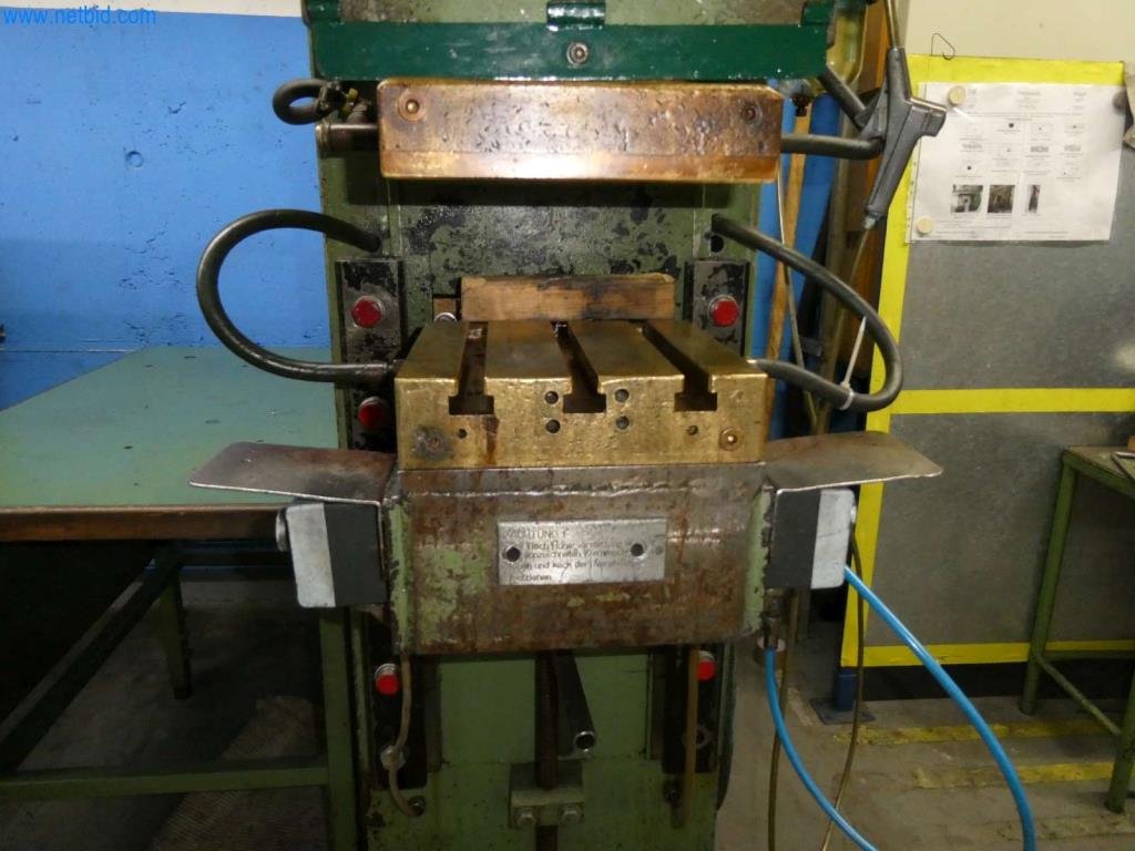 Máquinas-herramienta y punzonadoras, prensas y accesorios-4