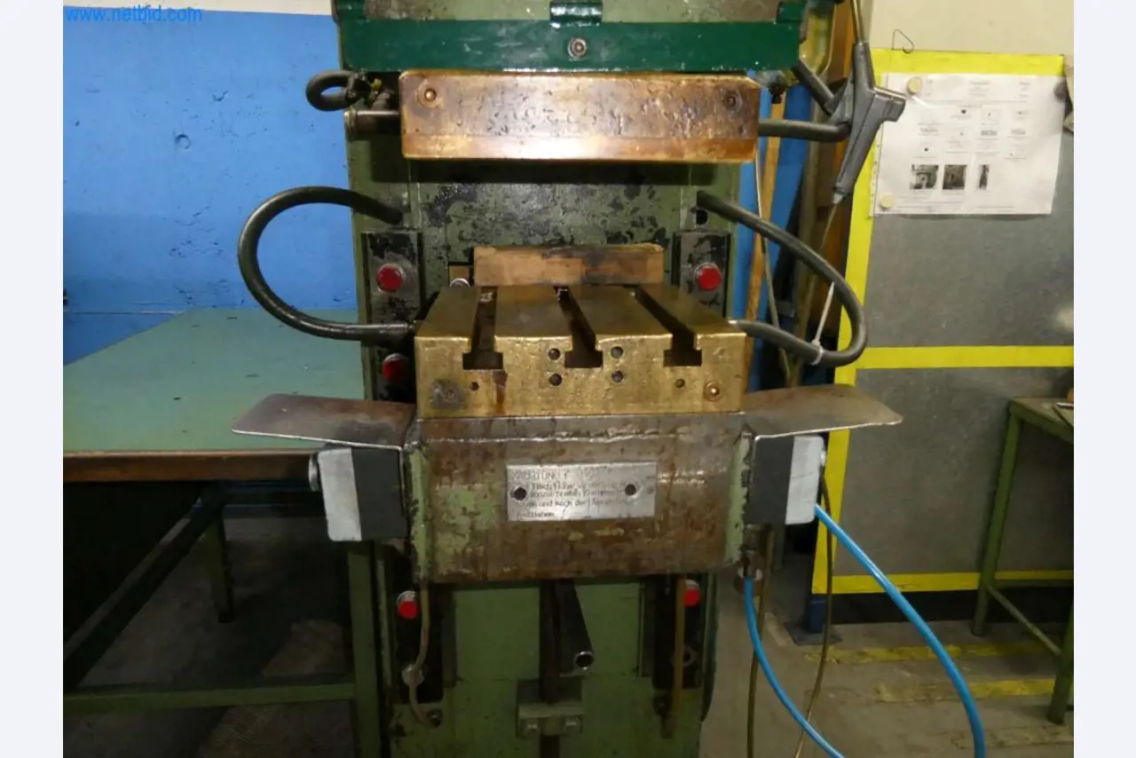 Máquinas-herramienta y punzonadoras, prensas y accesorios-4