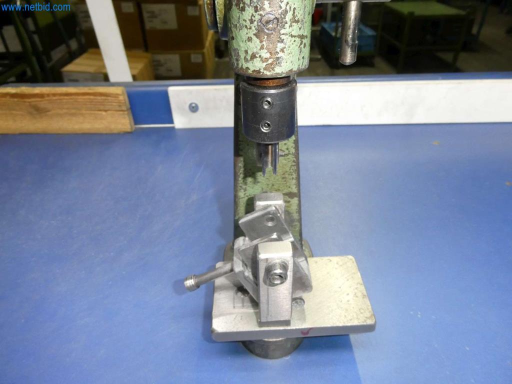 Máquinas-herramienta y punzonadoras, prensas y accesorios-4