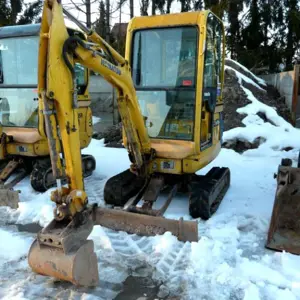 Mini-pelle Komatsu PL15R-8