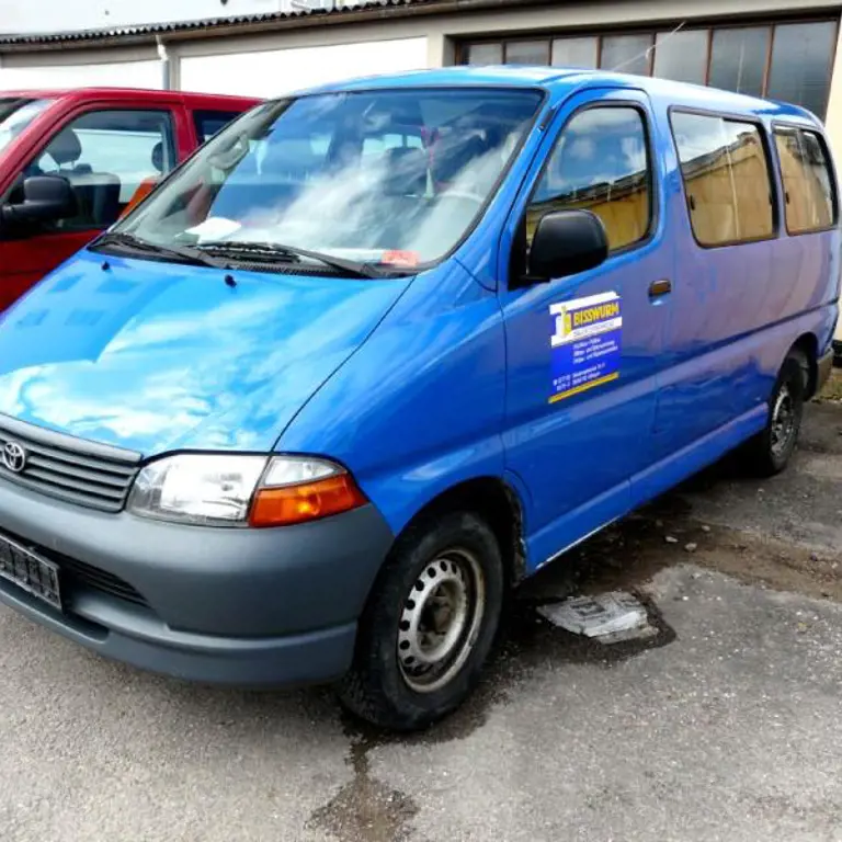 Voiture Toyota Hiace (H1)