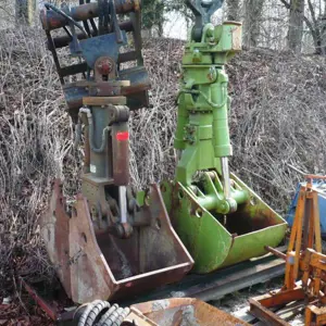 grappin hydraulique à deux mâchoires