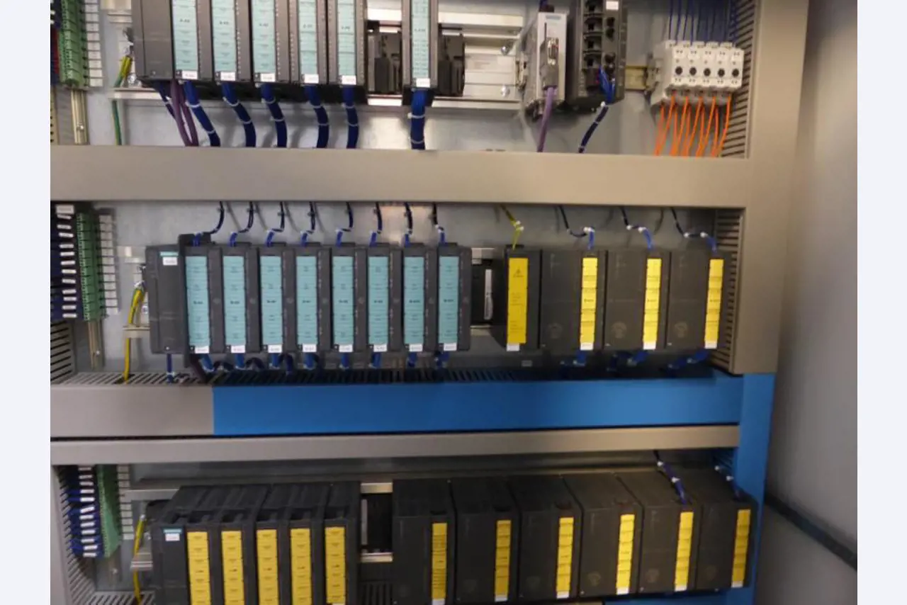 Control- and Flow-Technology -30