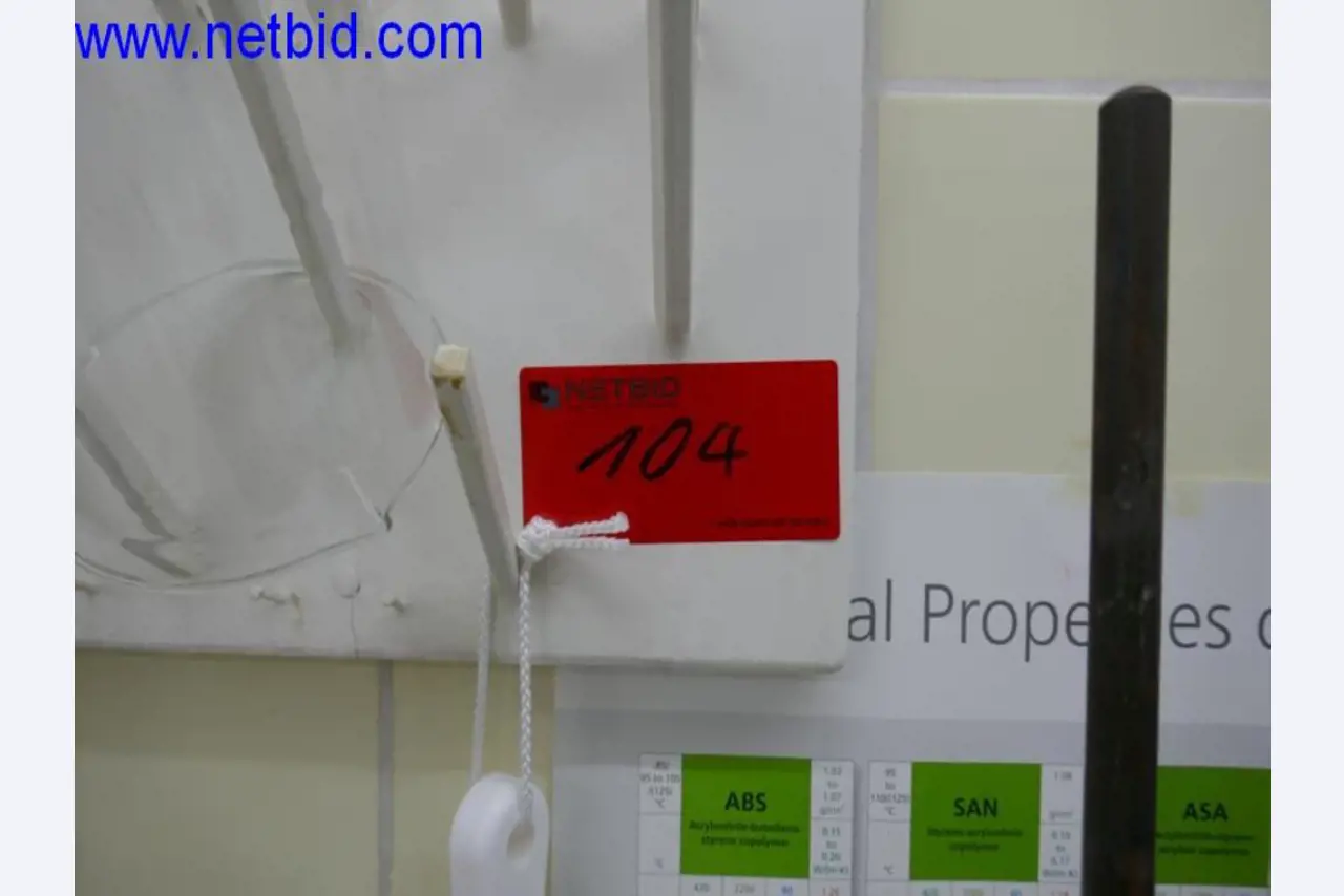 Vytlačovací technika, skladovací technika, strojírenství, vybavení dílen, soustruhy a frézky-2