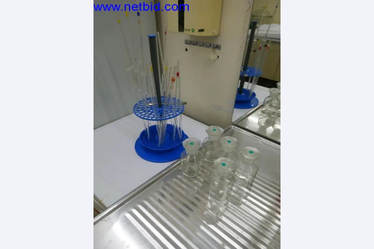 Vytlačovací technika, skladovací technika, strojírenství, vybavení dílen, soustruhy a frézky-4