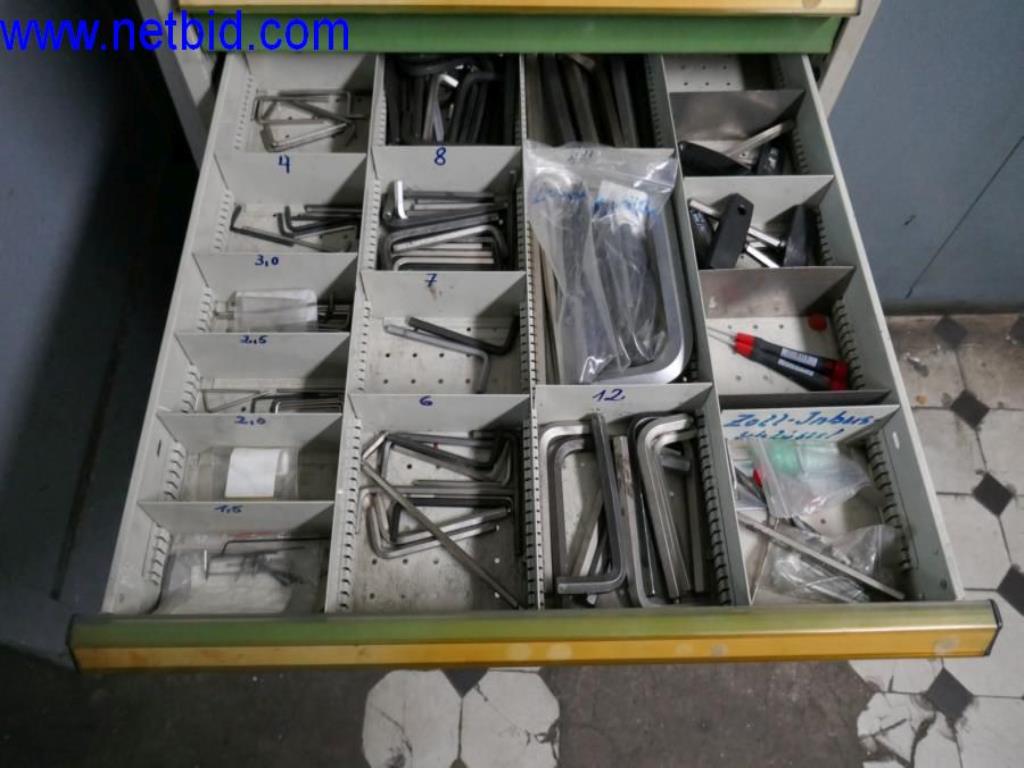 Vytlačovací technika, skladovací technika, strojírenství, vybavení dílen, soustruhy a frézky-7