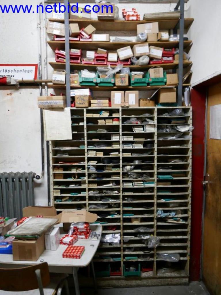 Vytlačovací technika, skladovací technika, strojírenství, vybavení dílen, soustruhy a frézky-3