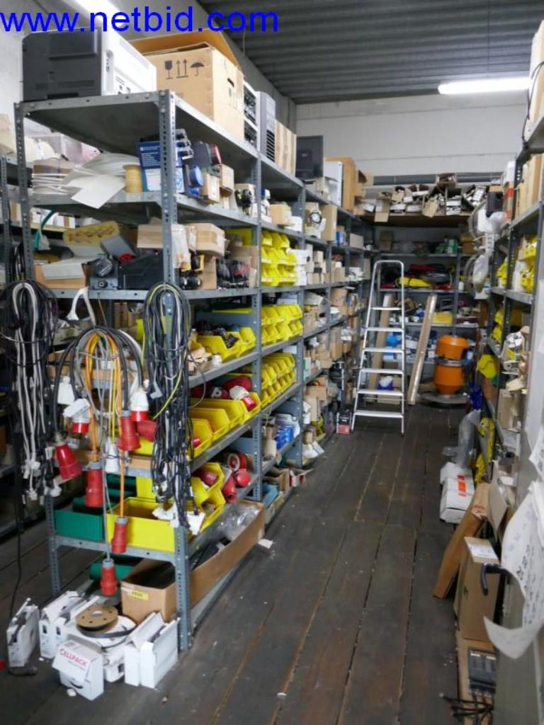 Vytlačovací technika, skladovací technika, strojírenství, vybavení dílen, soustruhy a frézky-1