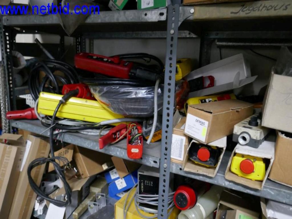 Vytlačovací technika, skladovací technika, strojírenství, vybavení dílen, soustruhy a frézky-6