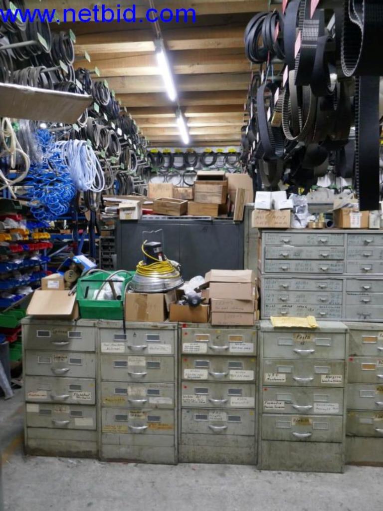 Vytlačovací technika, skladovací technika, strojírenství, vybavení dílen, soustruhy a frézky-1