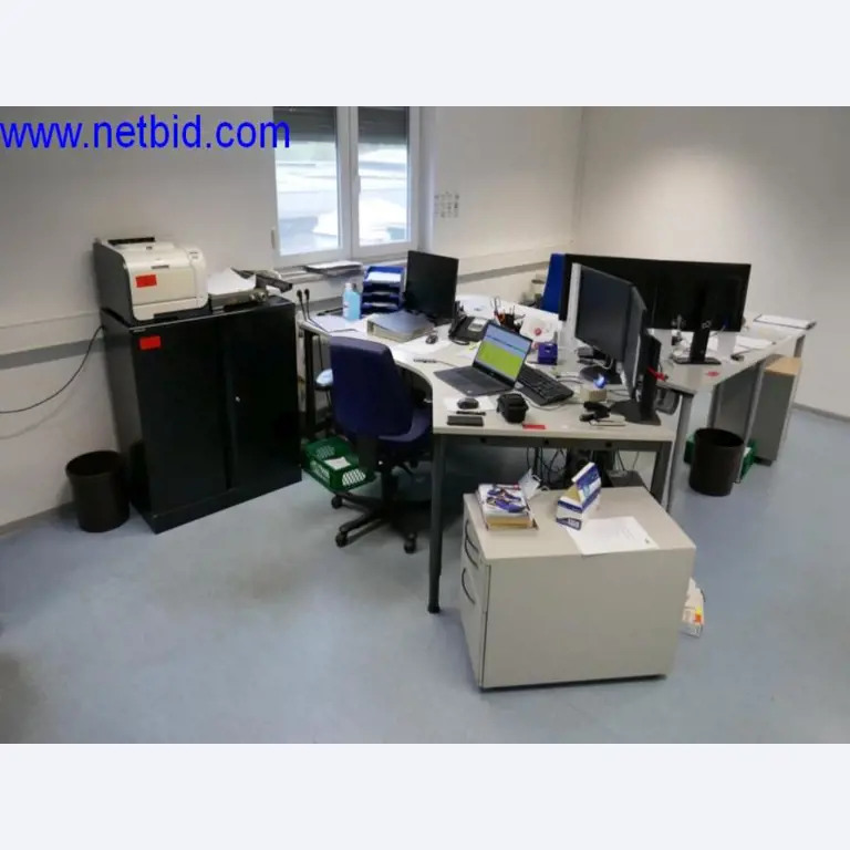 Vytlačovací technika, skladovací technika, strojírenství, vybavení dílen, soustruhy a frézky-1