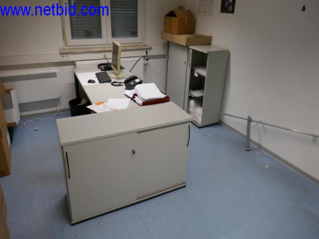 Vytlačovací technika, skladovací technika, strojírenství, vybavení dílen, soustruhy a frézky-1