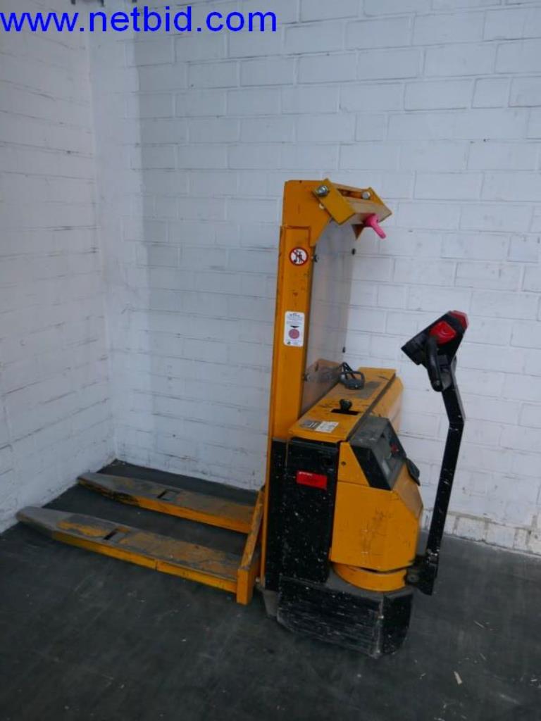 Vytlačovací technika, skladovací technika, strojírenství, vybavení dílen, soustruhy a frézky-2