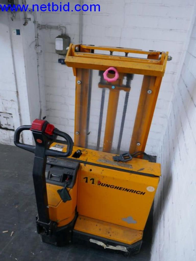 Vytlačovací technika, skladovací technika, strojírenství, vybavení dílen, soustruhy a frézky-3