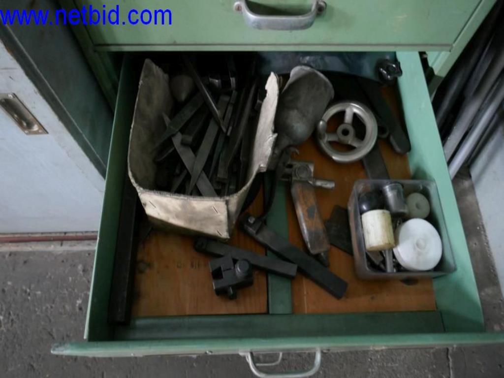 Vytlačovací technika, skladovací technika, strojírenství, vybavení dílen, soustruhy a frézky-8