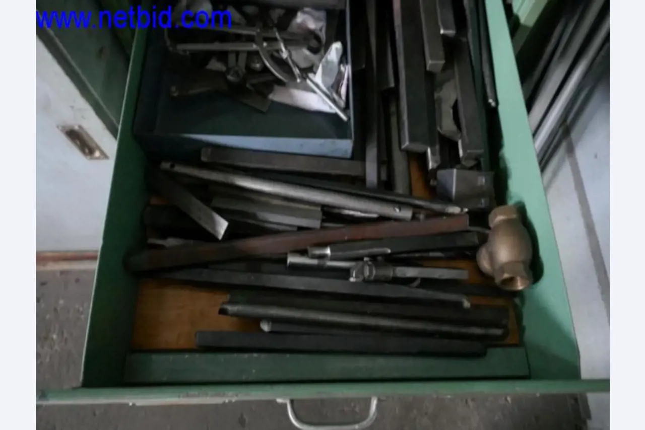 Extrusietechnologie, opslagtechnologie, machinebouw, werkplaatsuitrusting, draaibanken en freesmachines-9