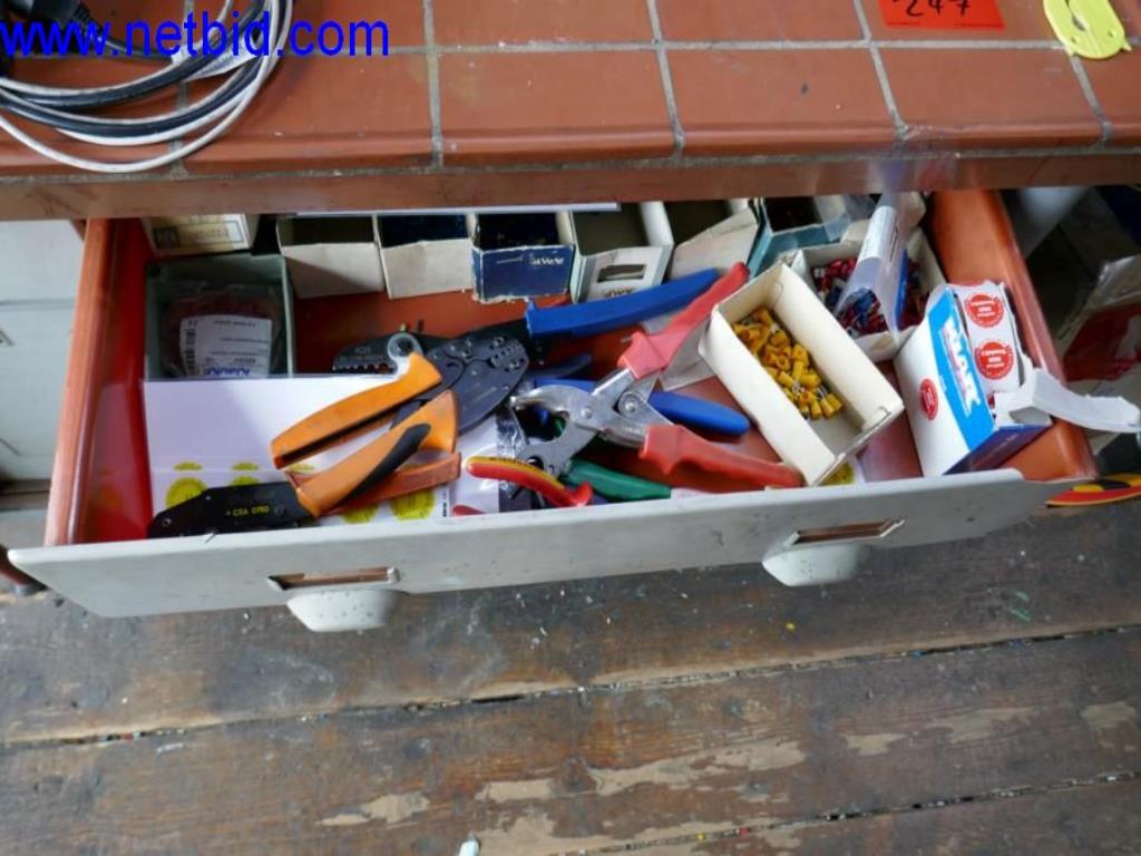 Vytlačovací technika, skladovací technika, strojírenství, vybavení dílen, soustruhy a frézky-7