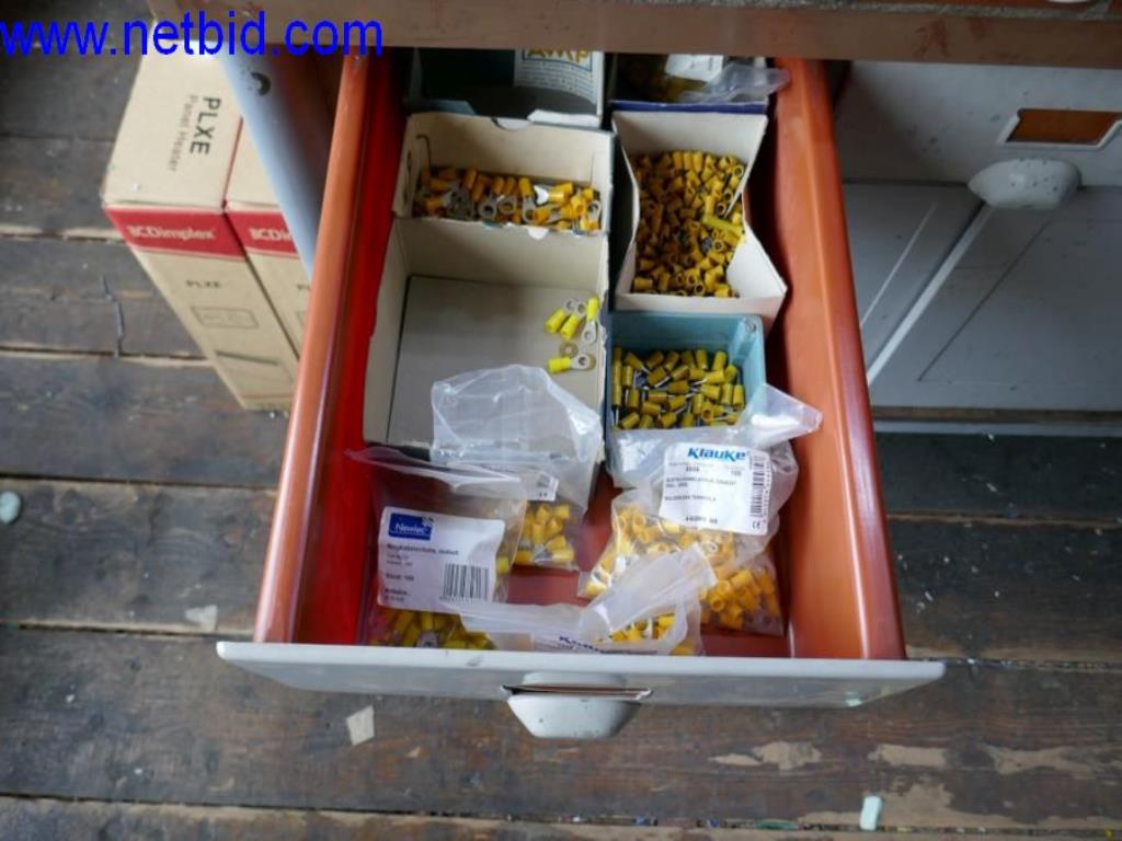 Vytlačovací technika, skladovací technika, strojírenství, vybavení dílen, soustruhy a frézky-8