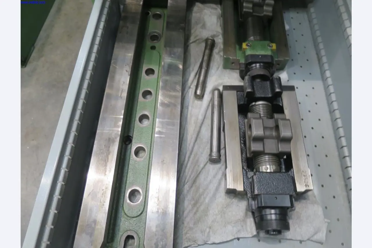 Vysoce přesné frézky s velkou kapacitou-3