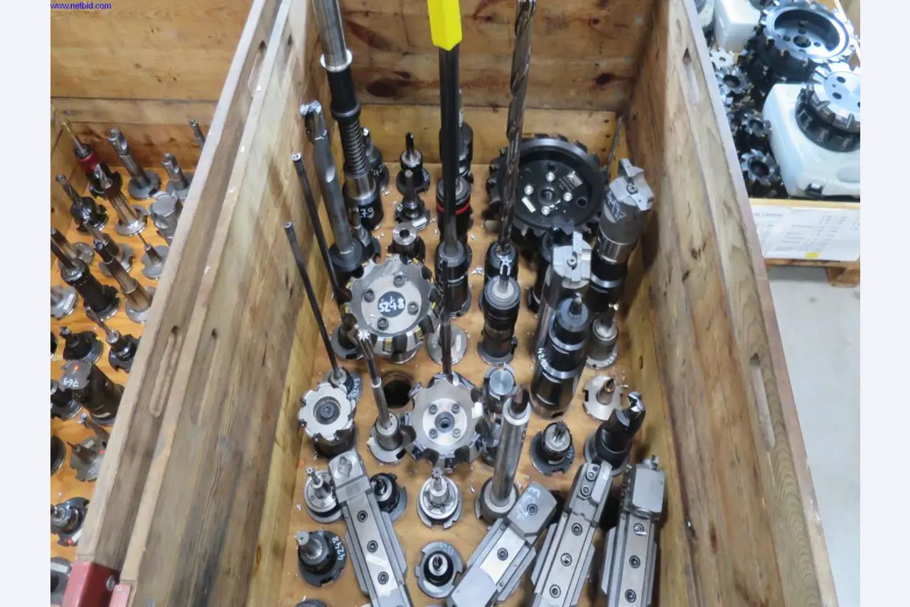 Hochpräzise Fräsmaschinen mit großer Kapazität-1