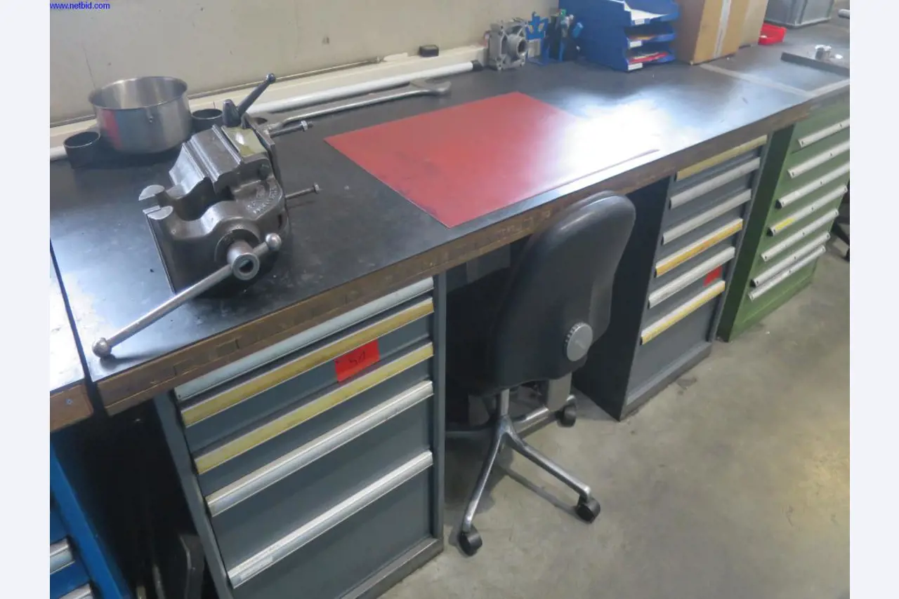 High precision milling machines with a large capacity-5