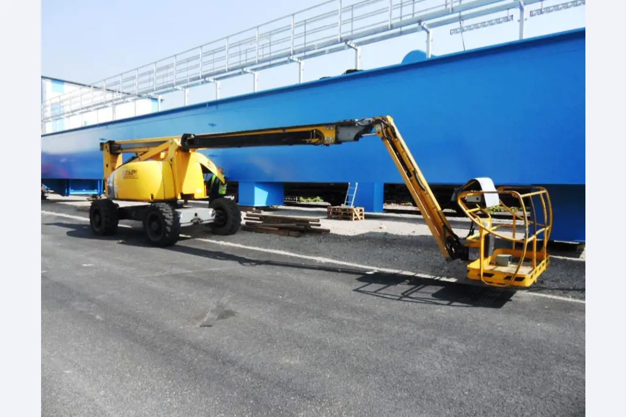 crane vehicles and industrial trucks -1