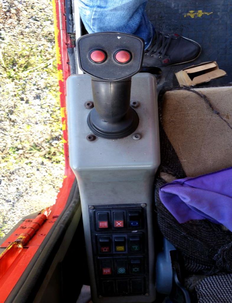 crane vehicles and industrial trucks -12