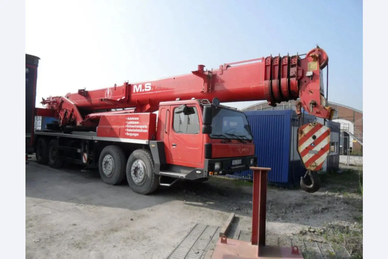crane vehicles and industrial trucks -1