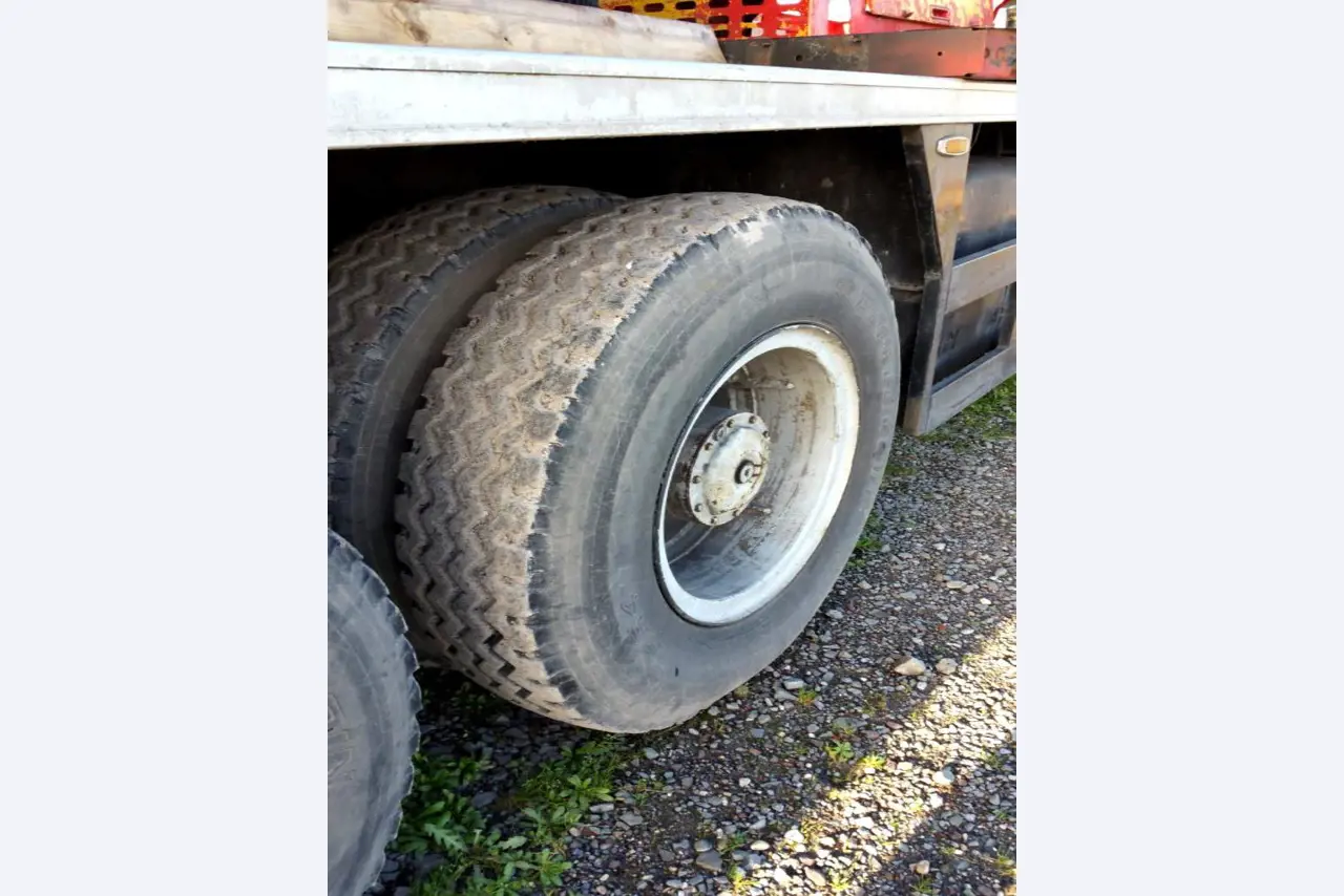 crane vehicles and industrial trucks -27