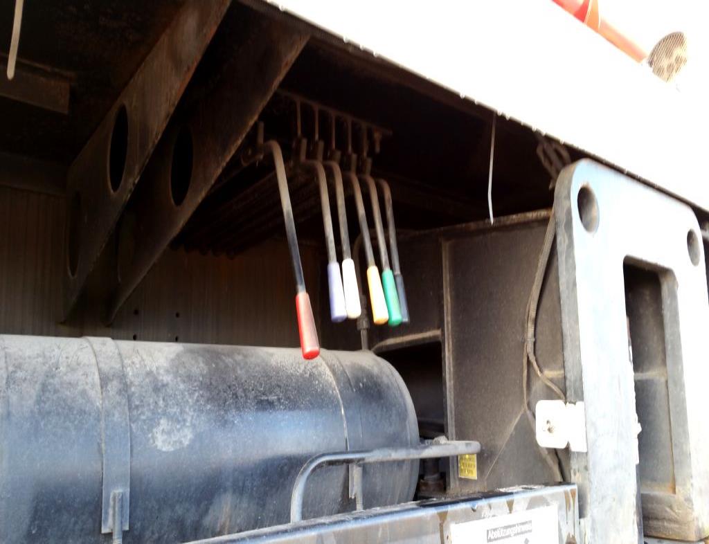 crane vehicles and industrial trucks -28