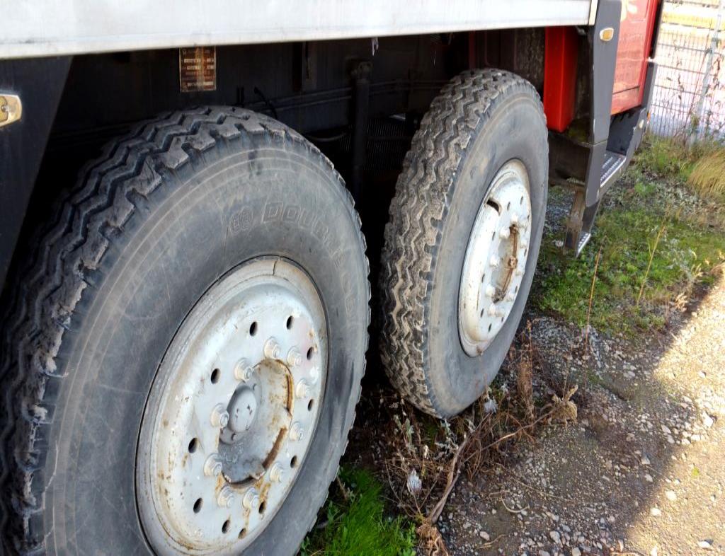 crane vehicles and industrial trucks -29