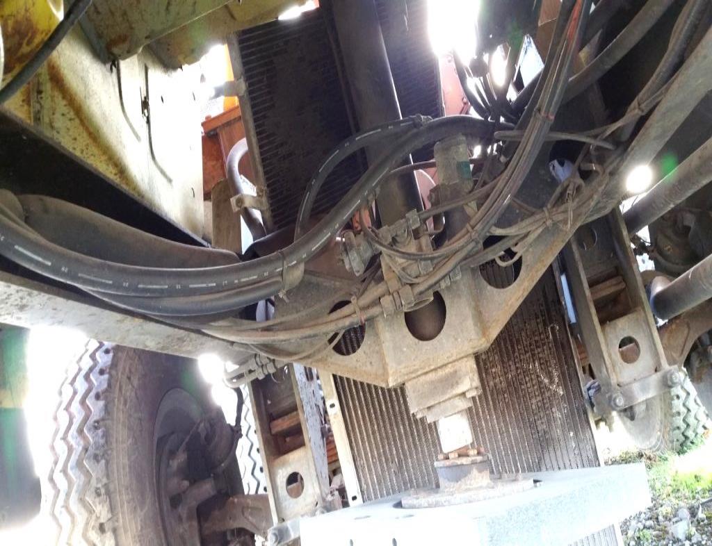 crane vehicles and industrial trucks -31