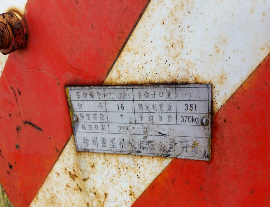 crane vehicles and industrial trucks -42