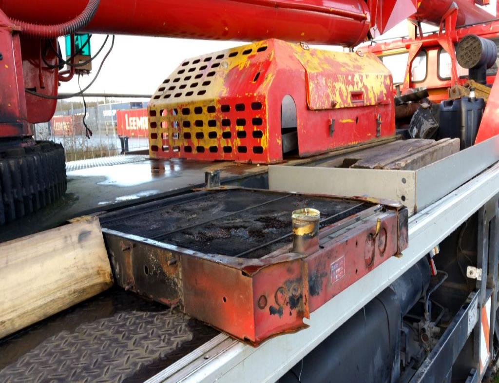 crane vehicles and industrial trucks -44