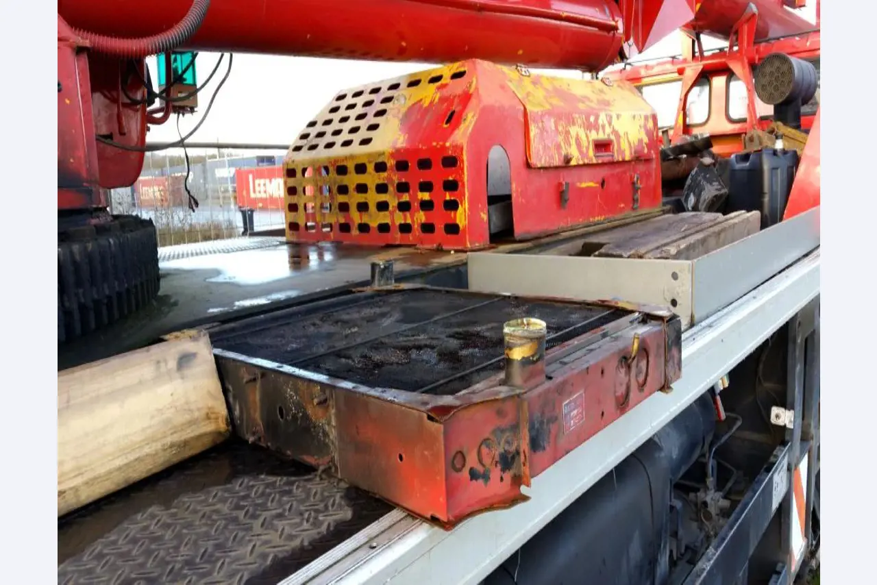 crane vehicles and industrial trucks -44