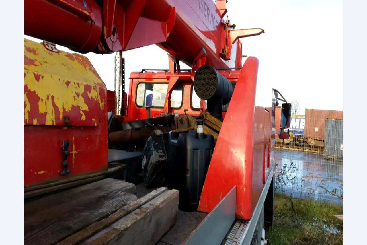 crane vehicles and industrial trucks -45