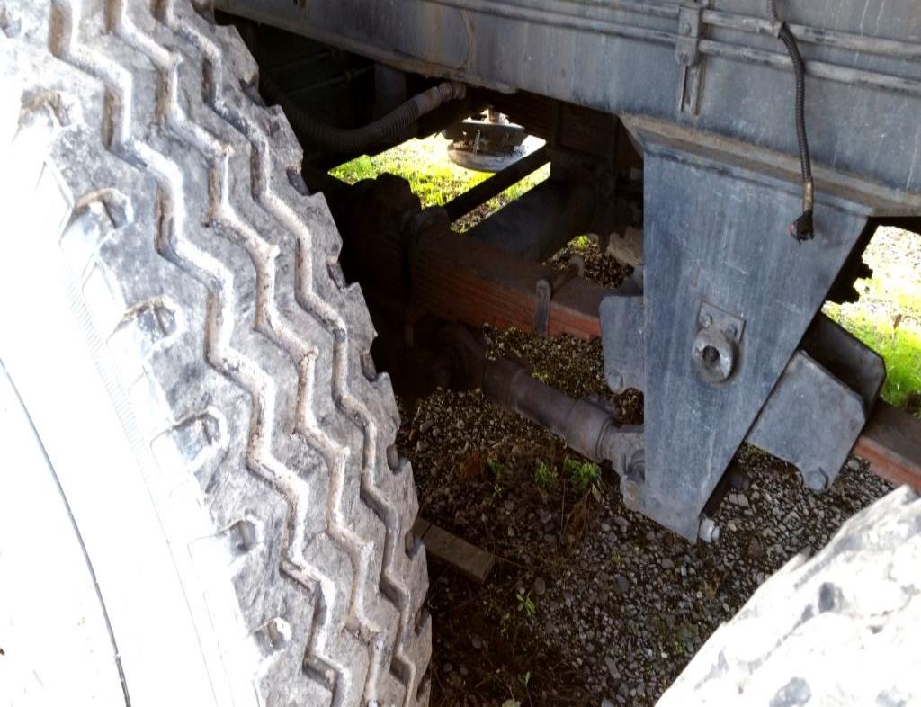 crane vehicles and industrial trucks -47