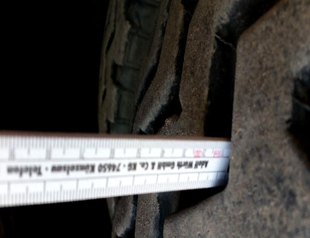 crane vehicles and industrial trucks -49