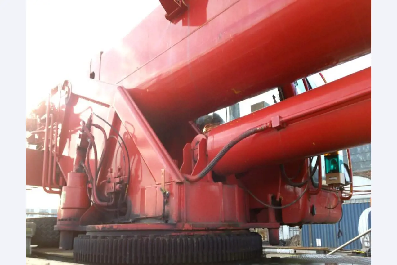 crane vehicles and industrial trucks -52