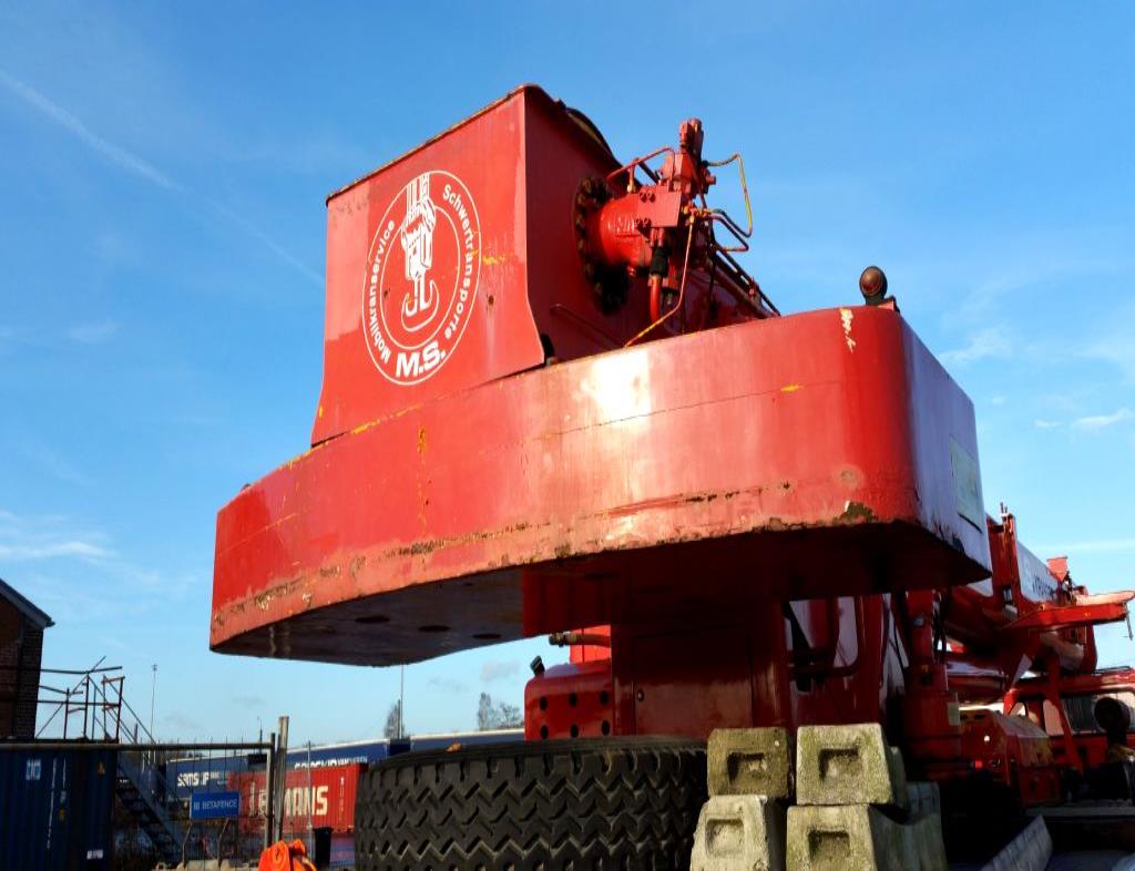 crane vehicles and industrial trucks -55