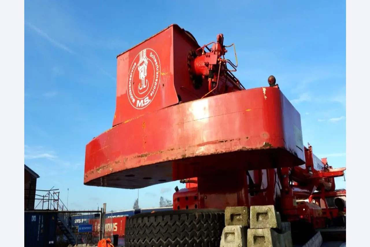 crane vehicles and industrial trucks -55