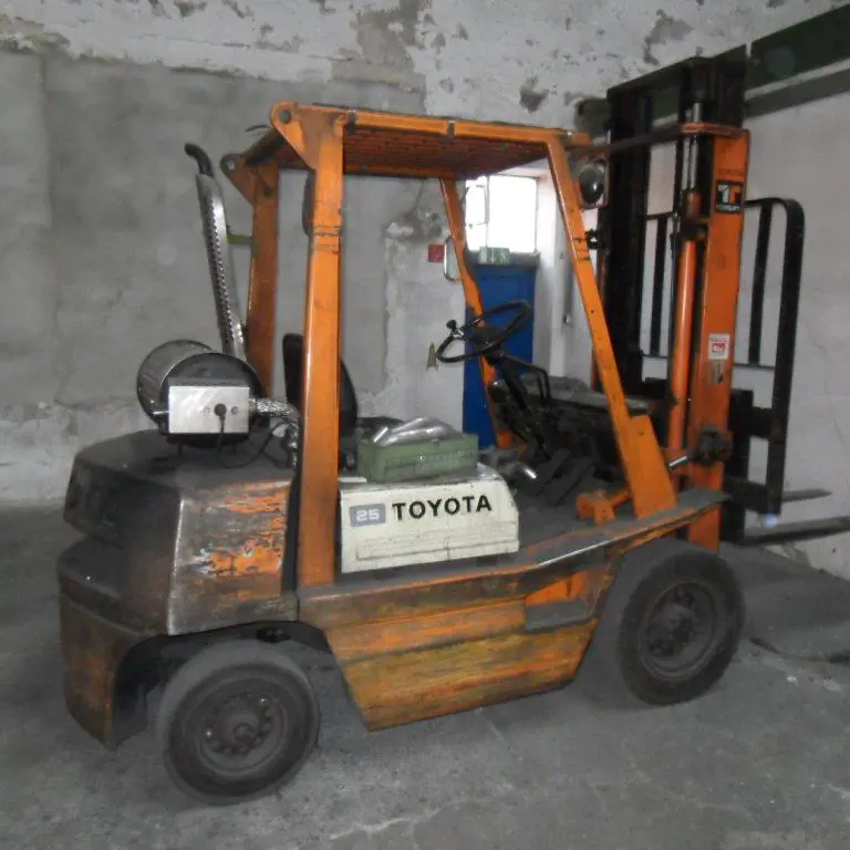 Dieselstapler Toyota 02-4 FD 25