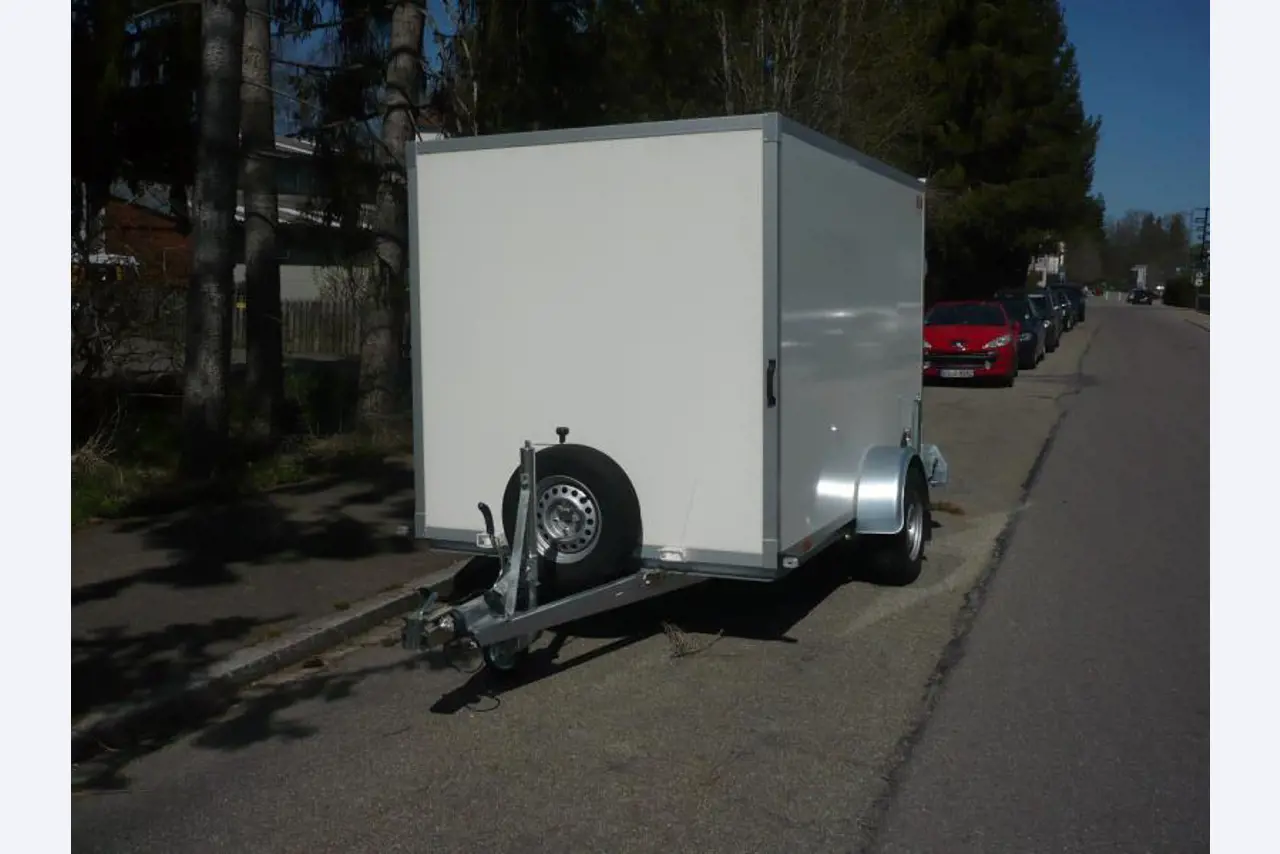 Well maintained water filling line, labeller, robotic cell for palletizing and FILLING LINE FOR FILLING KEGS-2